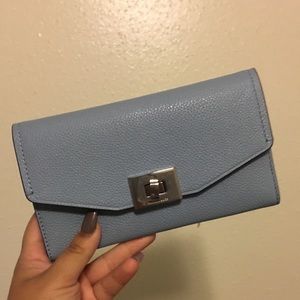 Michael kora triflold wallet🦋